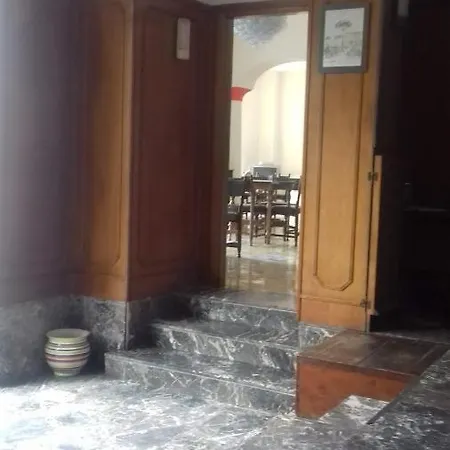 Thomas Hostel